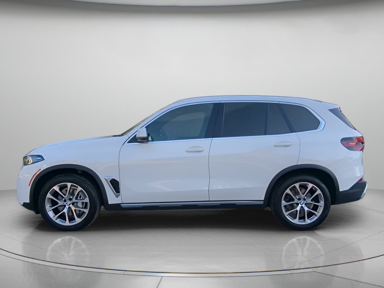 Used 2025 BMW X5 xDrive40i w/ Premium Package AWD/4WD image 17