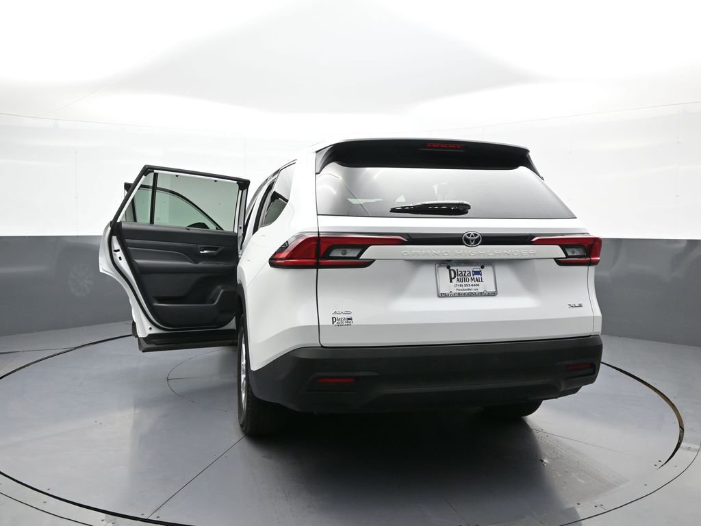 Certified 2026 Toyota Grand Highlander XLE image 48