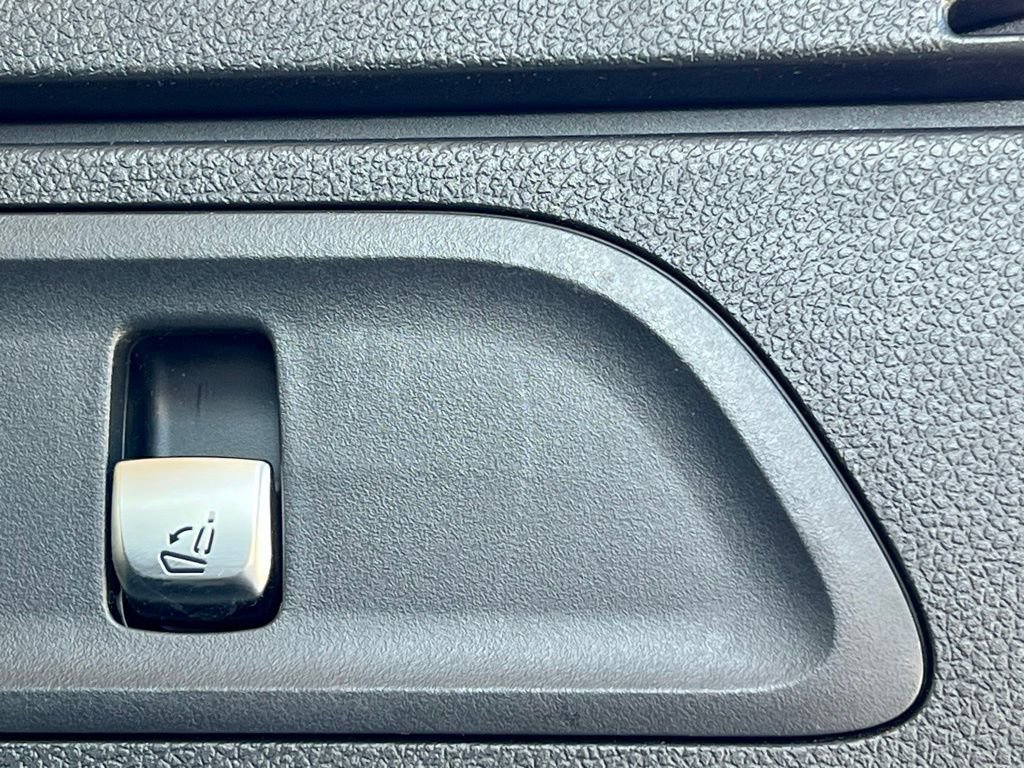 Certified 2022 Mercedes-Benz GLC 300 4MATIC image 39