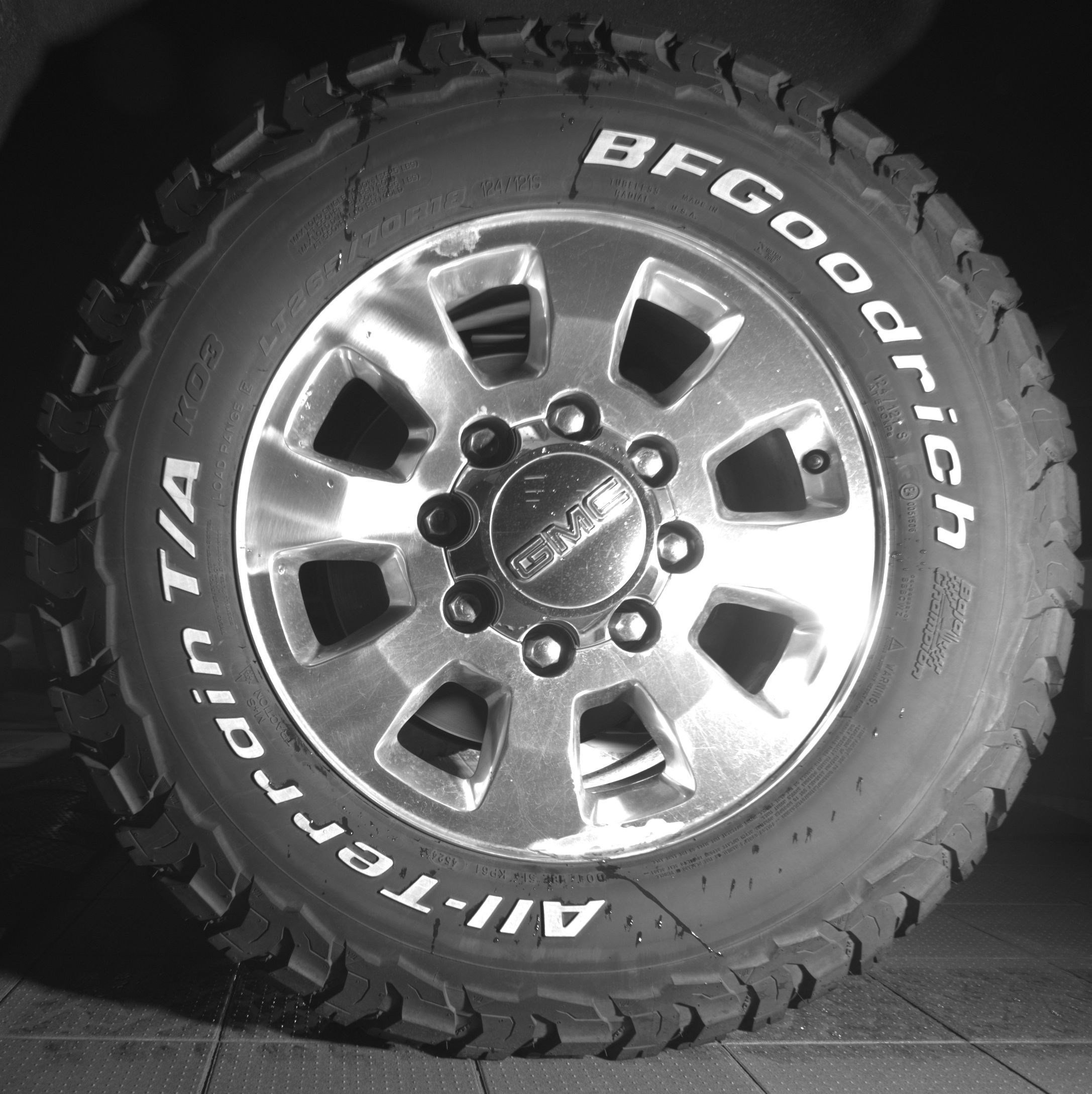 Used 2015 GMC Sierra 2500 SLE w/ SLE Preferred Package AWD/4WD image 12