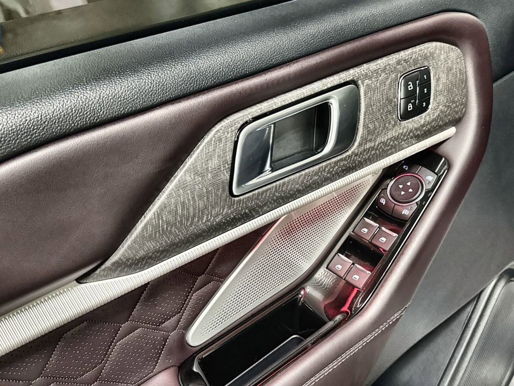 Used 2025 Ford Explorer Platinum w/ Ultimate Package image 14