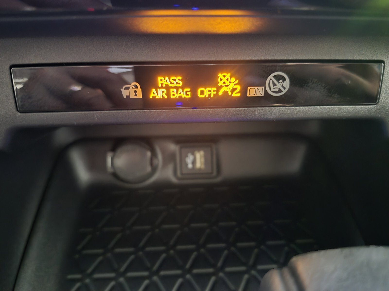 New 2025 Toyota RAV4 XLE image 25