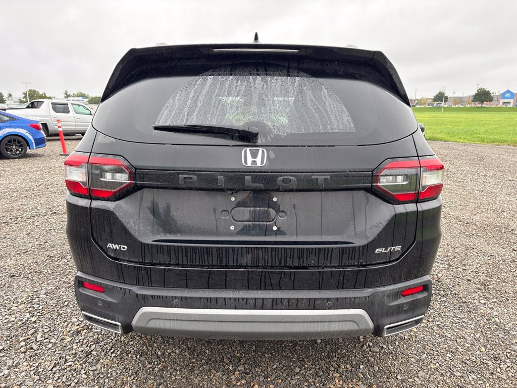 Used 2023 Honda Pilot Elite image 12