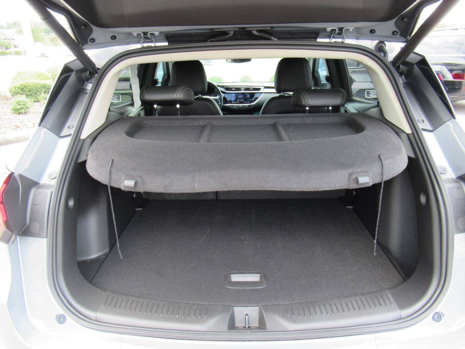 Used 2023 Buick Encore GX Select w/ Sport Touring Package FWD image 31