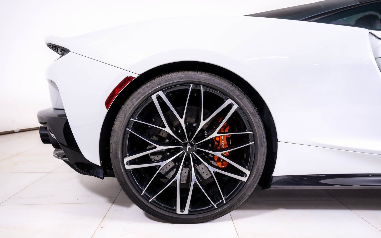 Used 2023 McLaren GT image 15