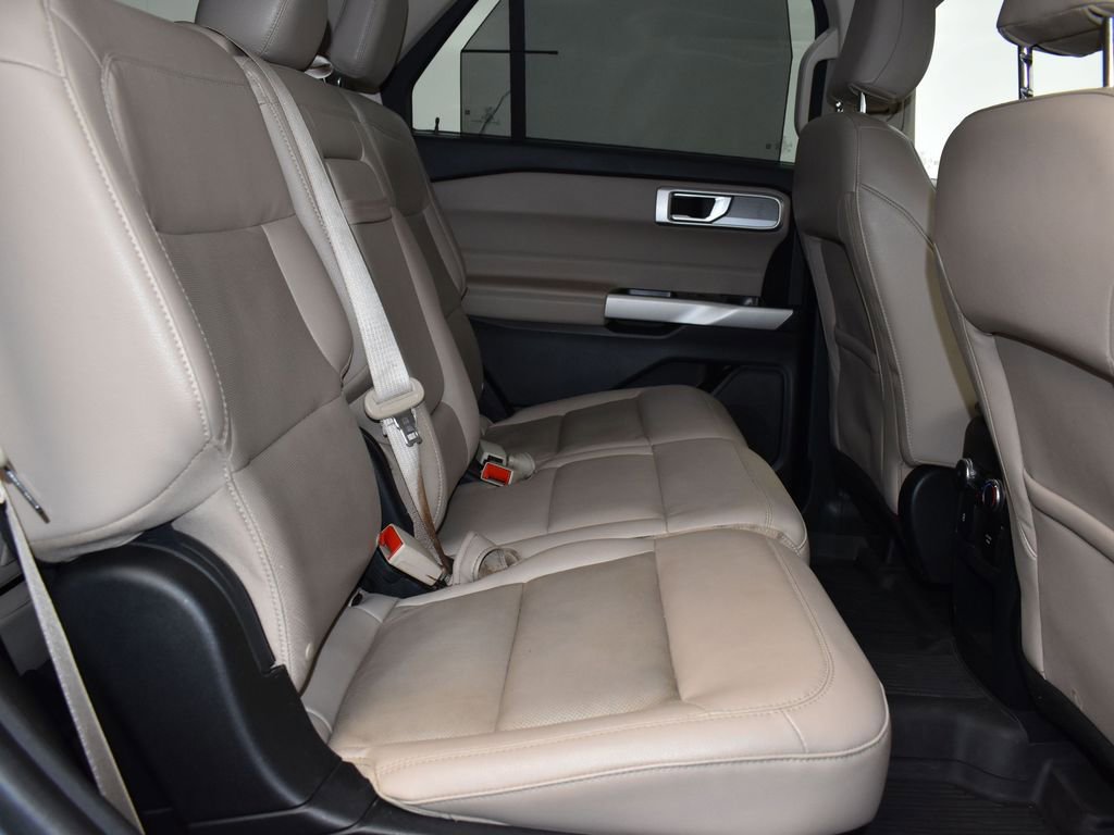 Used 2021 Ford Explorer Limited w/ Equipment Group 301A image 18