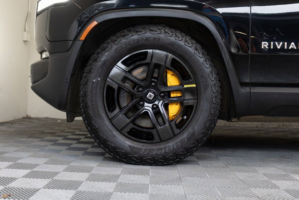 Used 2022 Rivian R1T Adventure image 9