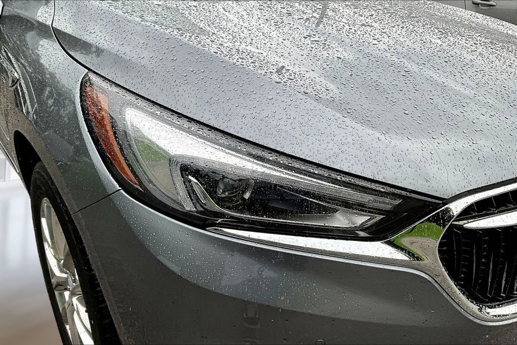 Used 2020 Buick Enclave Premium w/ Sun and Sites Package AWD/4WD image 28