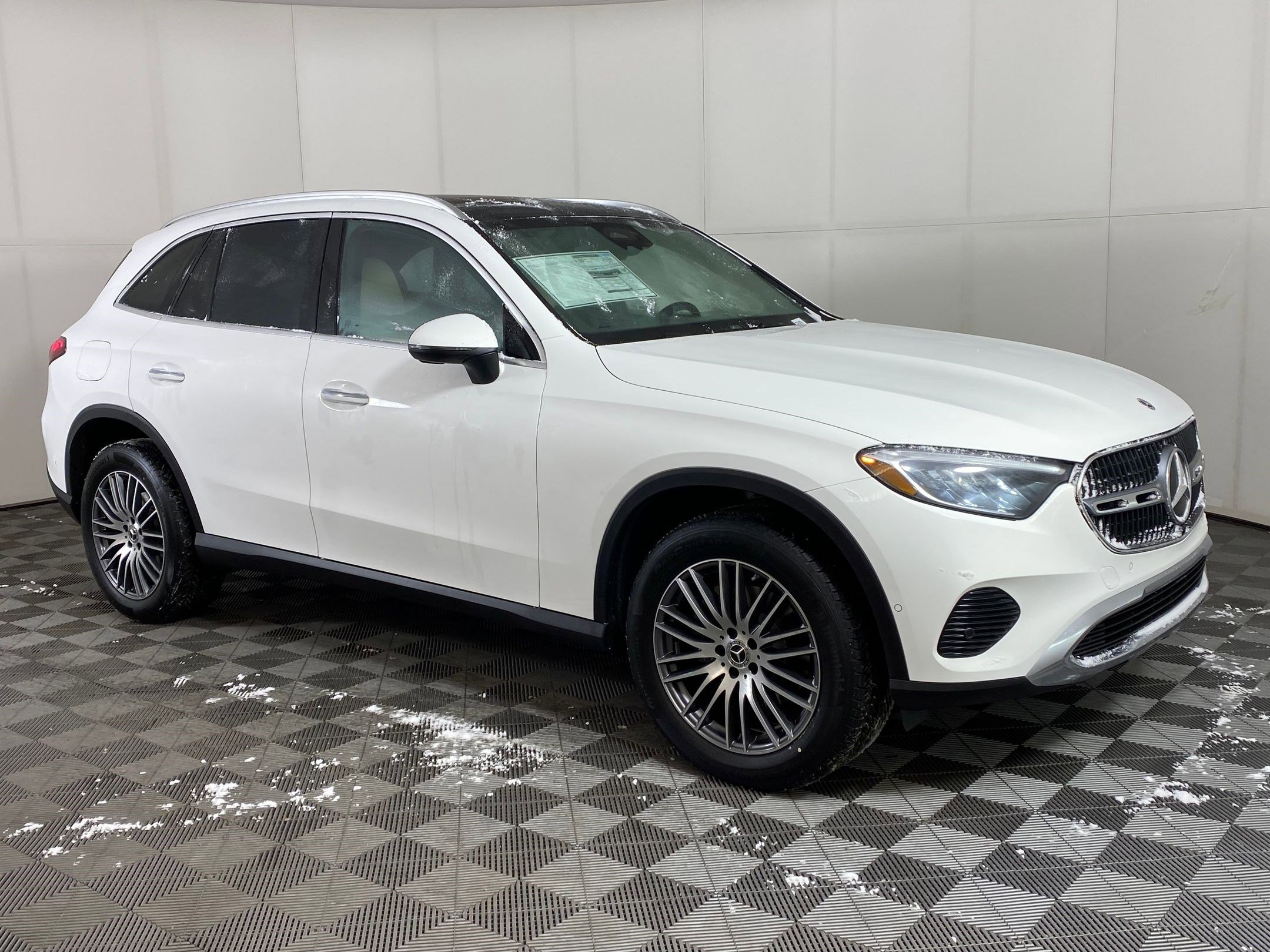 Used 2026 Mercedes-Benz GLC 300 4MATIC image 7