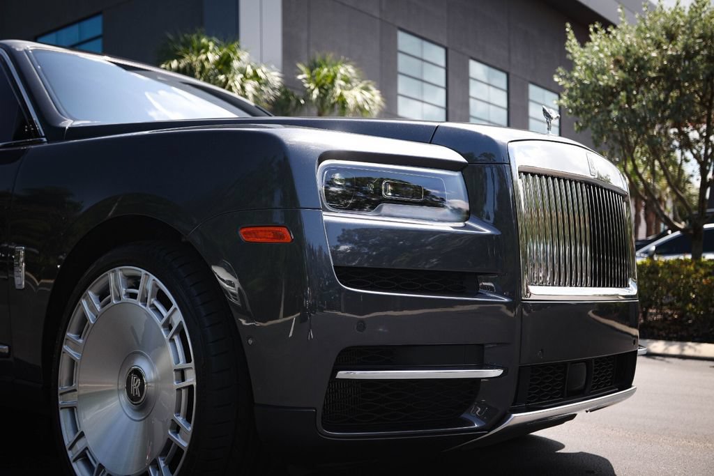 Used 2022 Rolls-Royce Cullinan AWD/4WD image 9