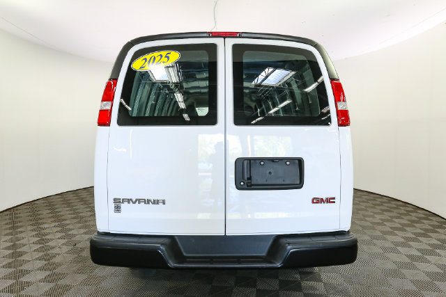 Used 2025 GMC Savana 3500 Extended w/ Driver Convenience Package RWD image 8