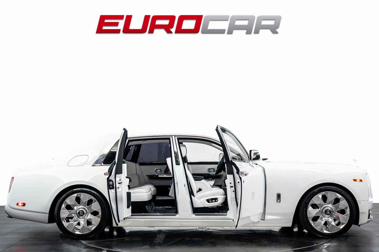 Used 2023 Rolls-Royce Phantom Sedan w/ The Phantom Package image 8