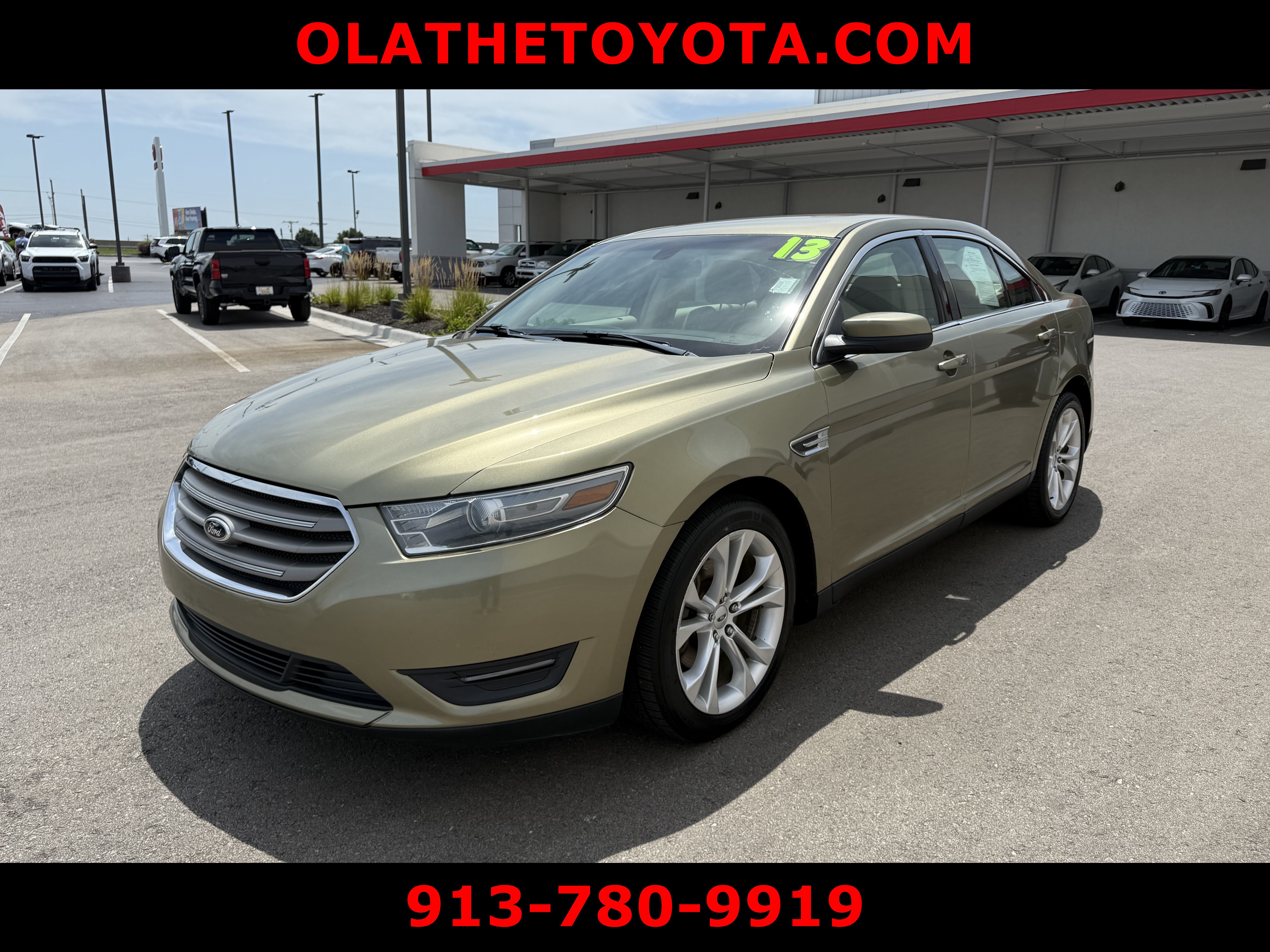 Used 2013 Ford Taurus SEL FWD image 2