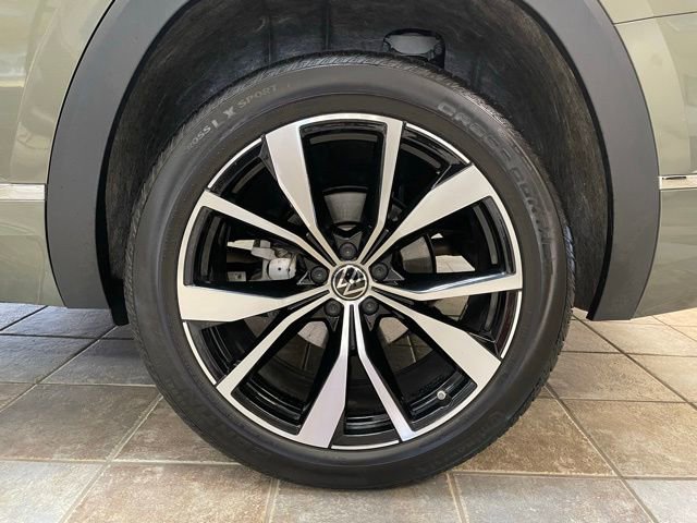 Used 2025 Volkswagen Atlas SEL Premium R-Line image 11