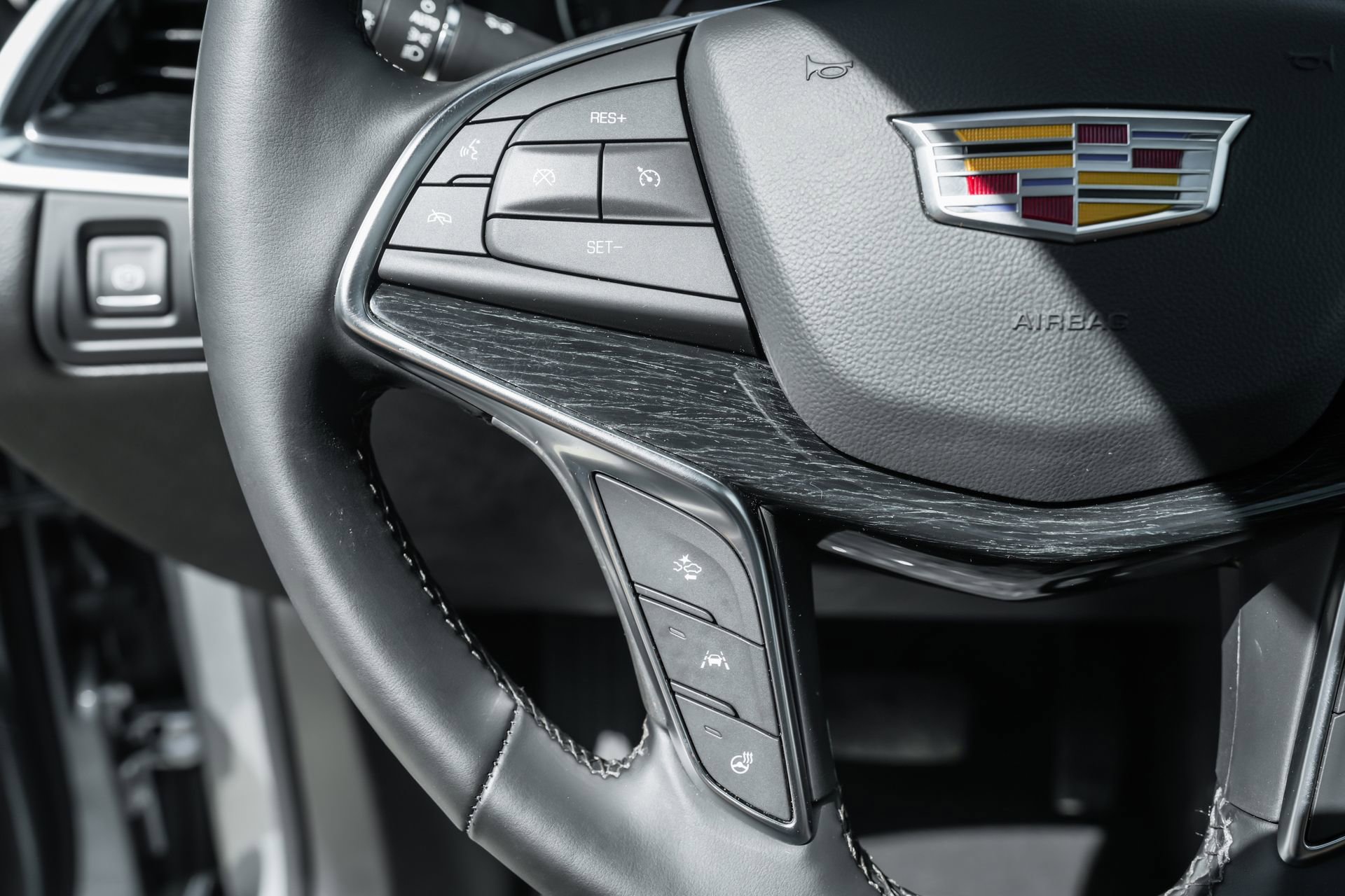 Used 2025 Cadillac XT5 Premium Luxury image 36