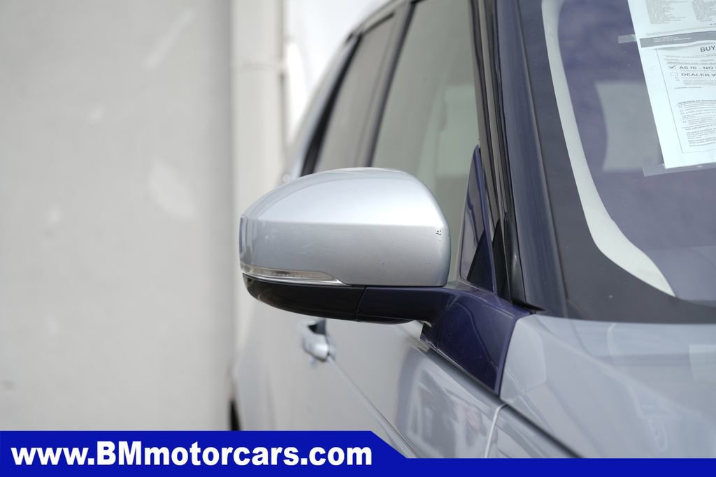 Used 2018 Land Rover Discovery HSE AWD/4WD image 11