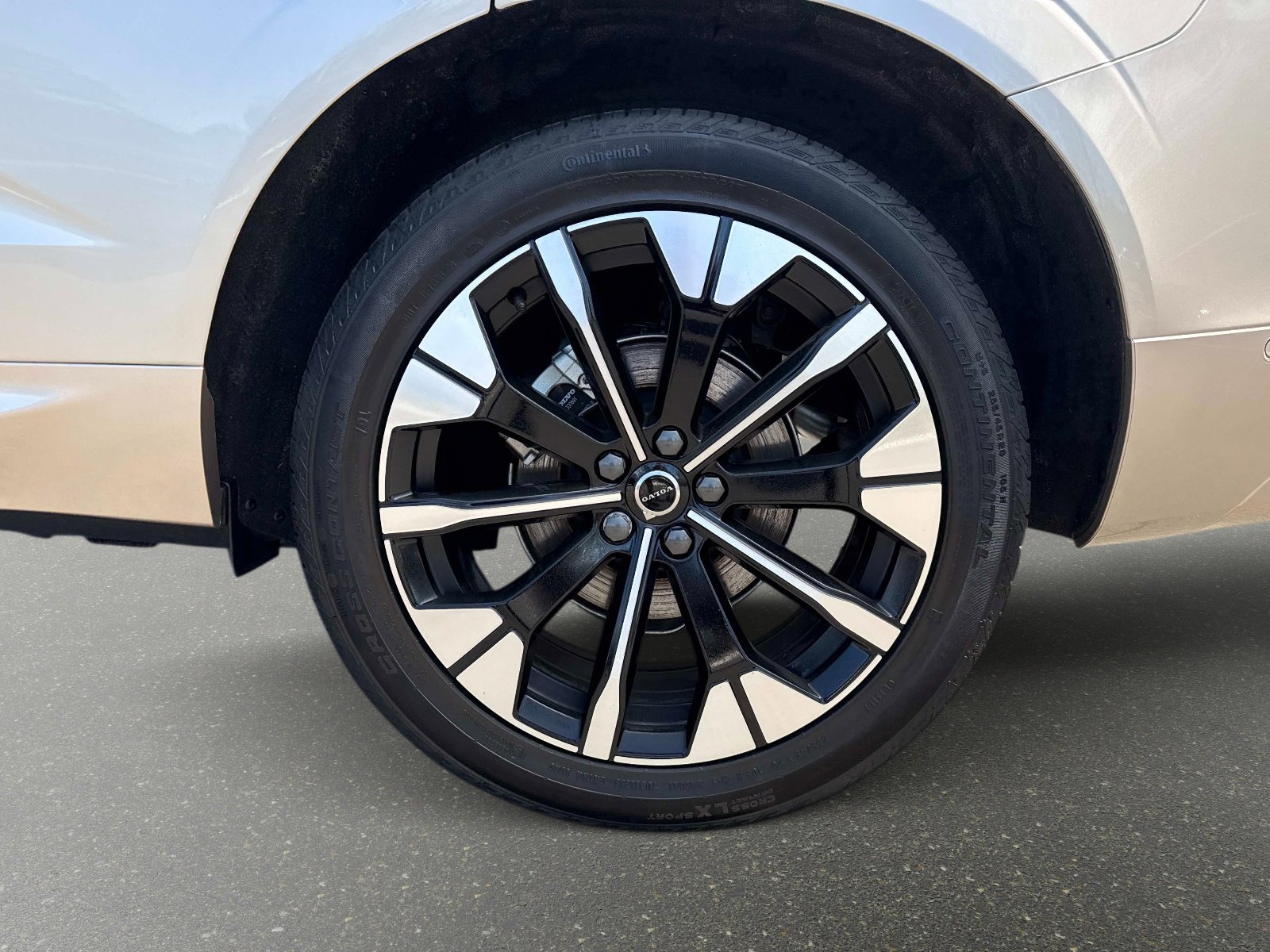 Used 2026 Volvo XC60 B5 Ultra w/ Protection Package Premier image 10