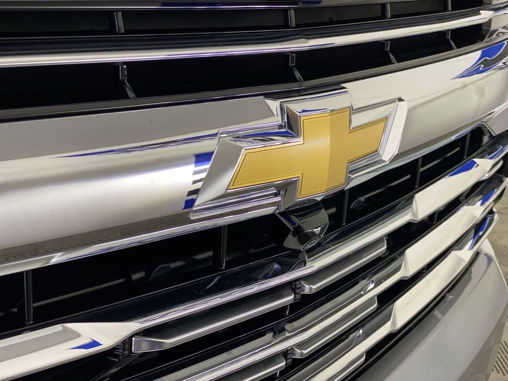 Certified 2025 Chevrolet Suburban Premier AWD/4WD image 38