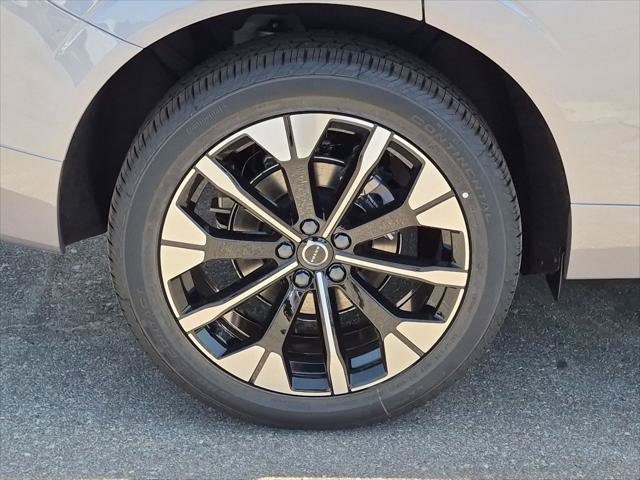 New 2027 Volvo XC60 B5 Plus AWD/4WD image 6