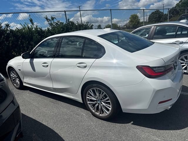 Used 2023 BMW 330e xDrive w/ Premium Package AWD/4WD image 4