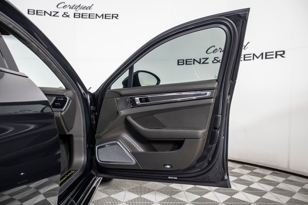 Used 2018 Porsche Panamera Turbo S Executive image 21