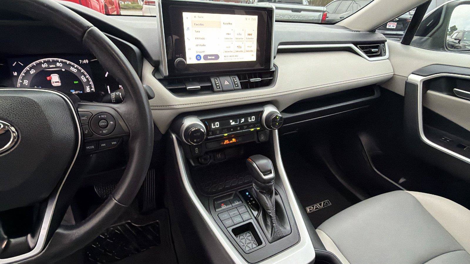 Used 2023 Toyota RAV4 XLE Premium AWD/4WD image 6