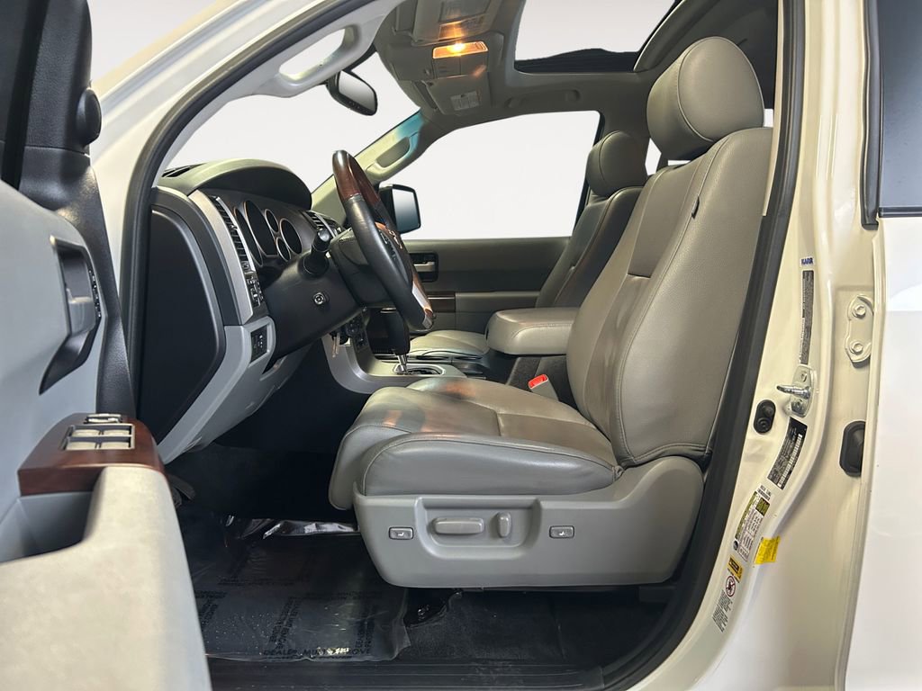 Used 2016 Toyota Sequoia Platinum image 15