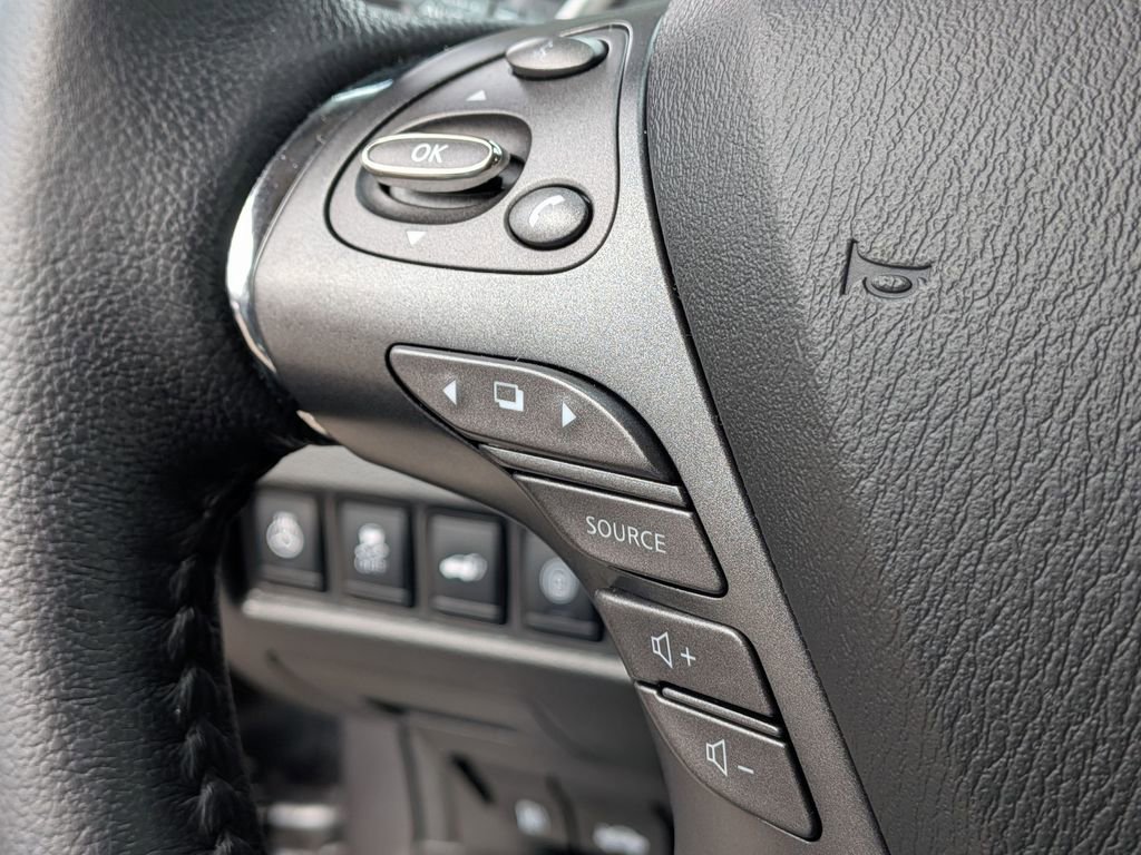 Used 2024 Nissan Murano SL image 16