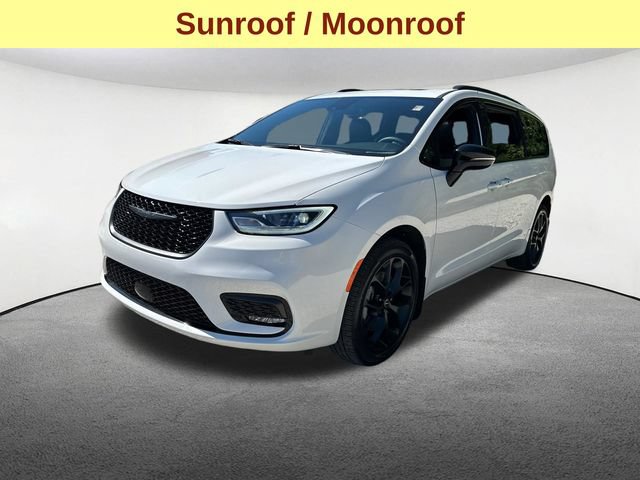 Used 2025 Chrysler Pacifica Limited AWD/4WD image 5