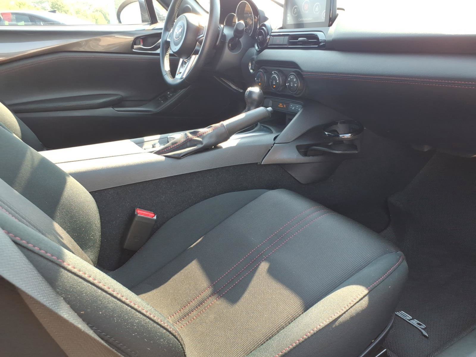 Used 2018 MAZDA MX-5 Miata Club RWD image 25