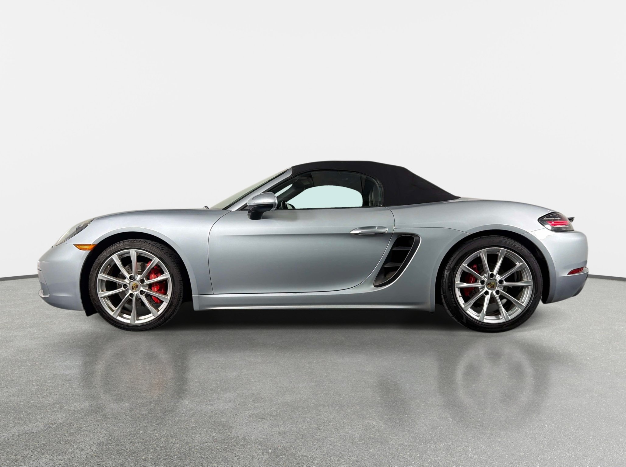 Used 2017 Porsche 718 Boxster S RWD image 12