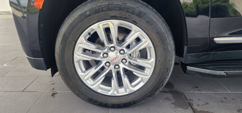 Used 2023 GMC Yukon SLT AWD/4WD image 10