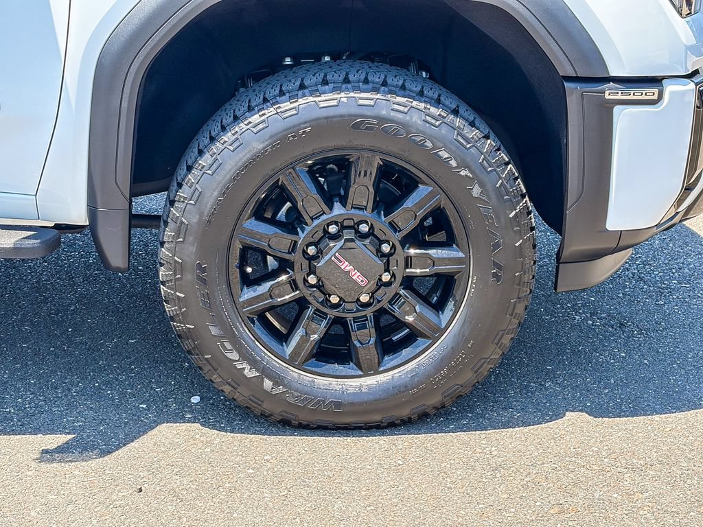 Certified 2025 GMC Sierra 2500 AT4 w/ AT4 Premium Plus Package AWD/4WD image 16
