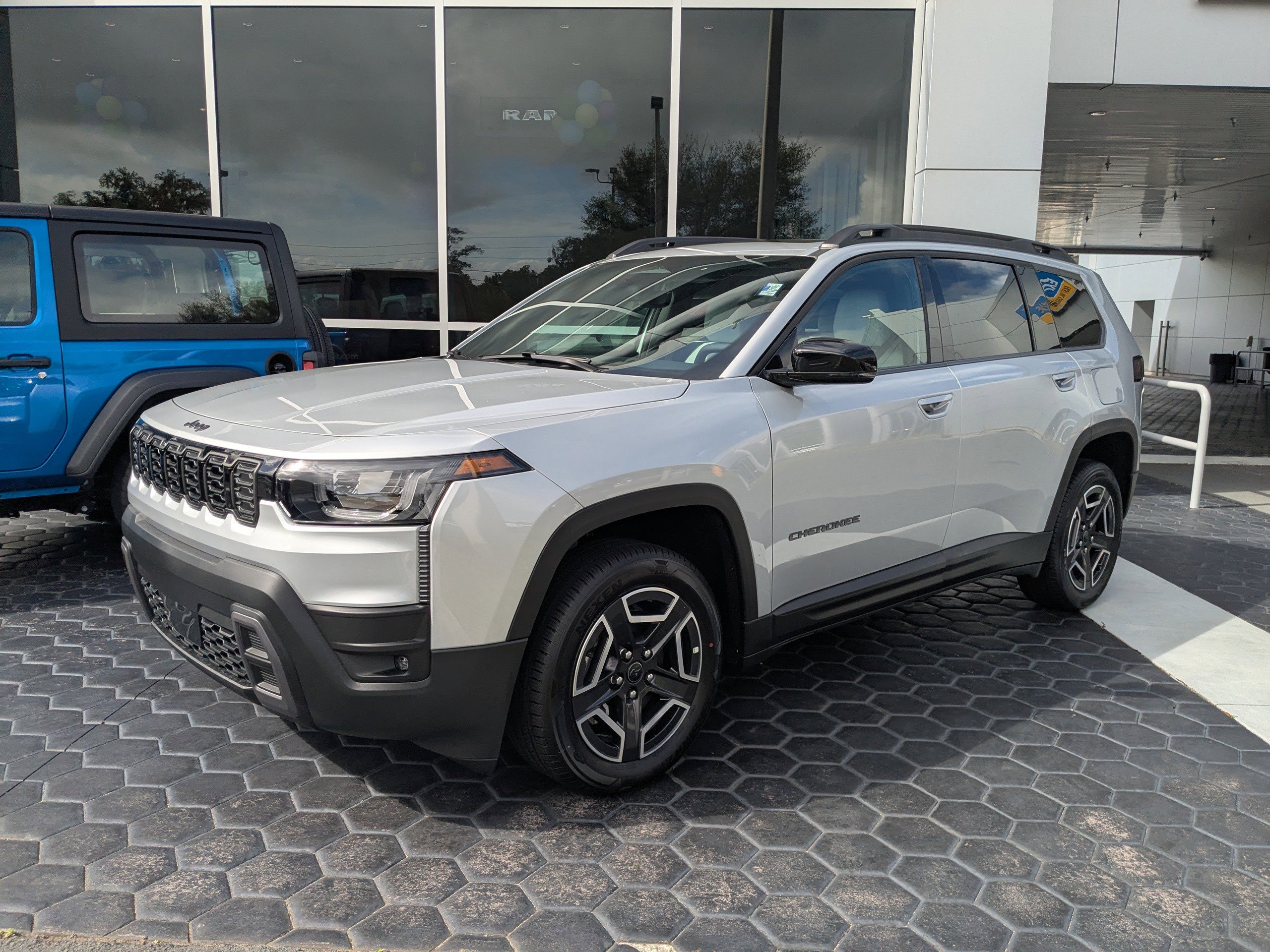 New 2026 Jeep Cherokee Limited image 13