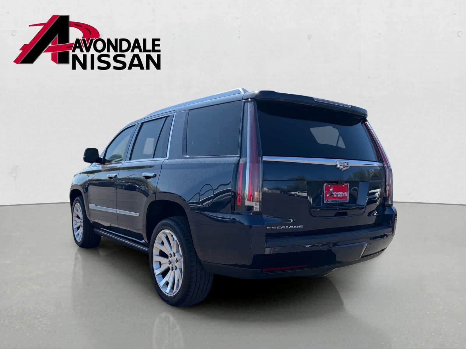 Used 2018 Cadillac Escalade Premium Luxury AWD/4WD image 2