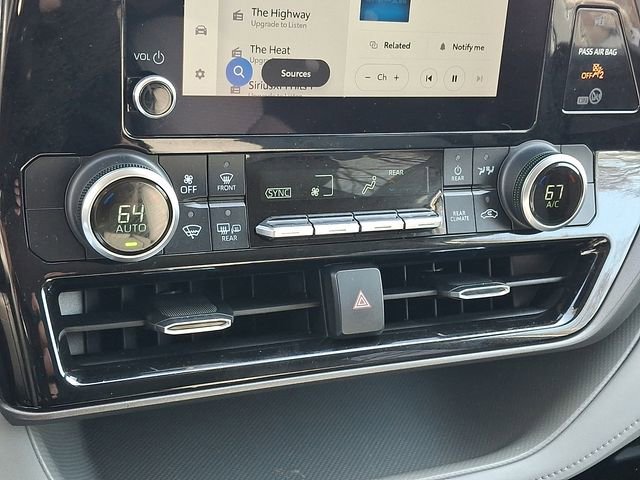 Used 2023 Toyota Highlander LE image 15