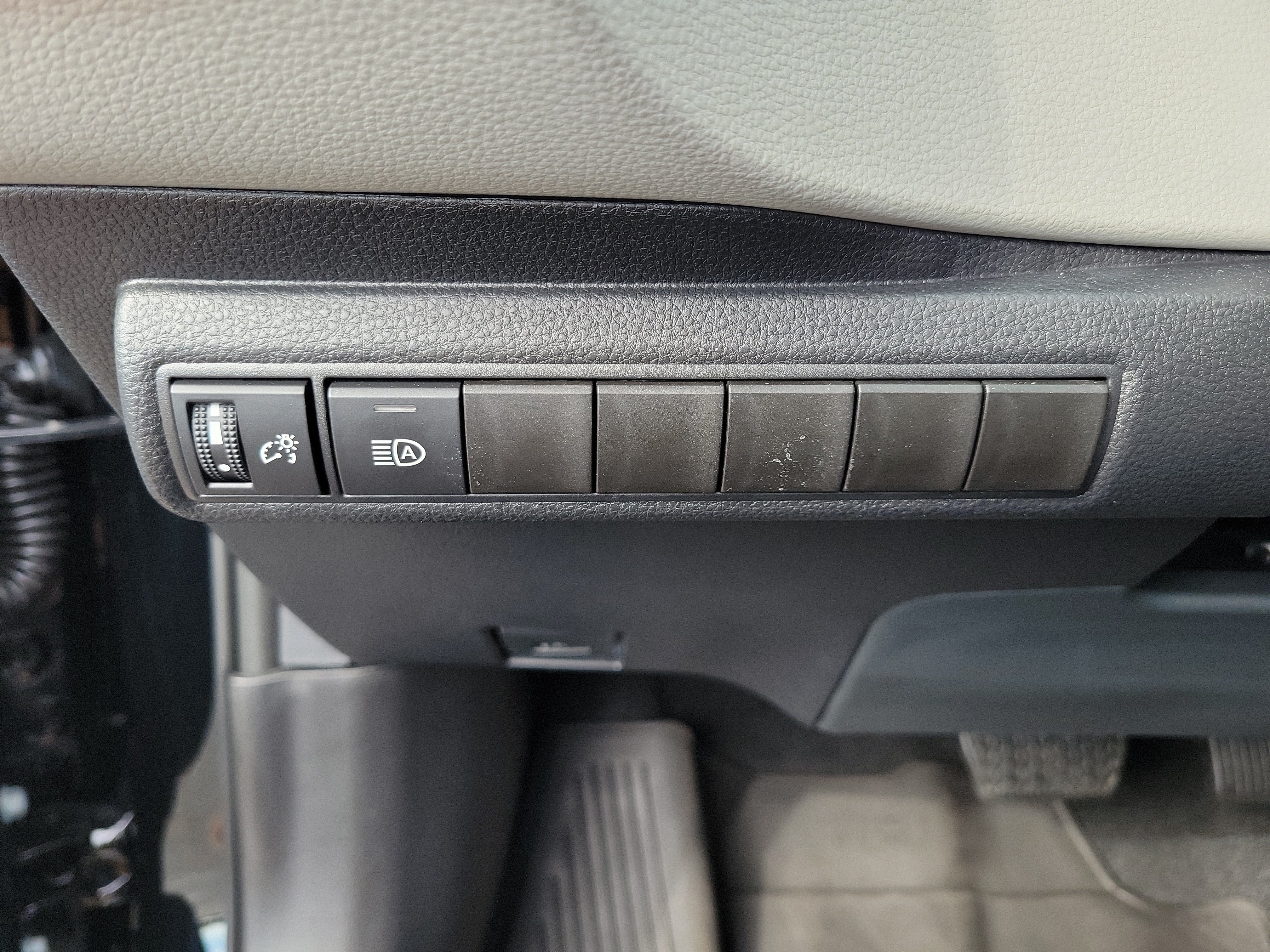Used 2026 Toyota Corolla LE FWD image 26