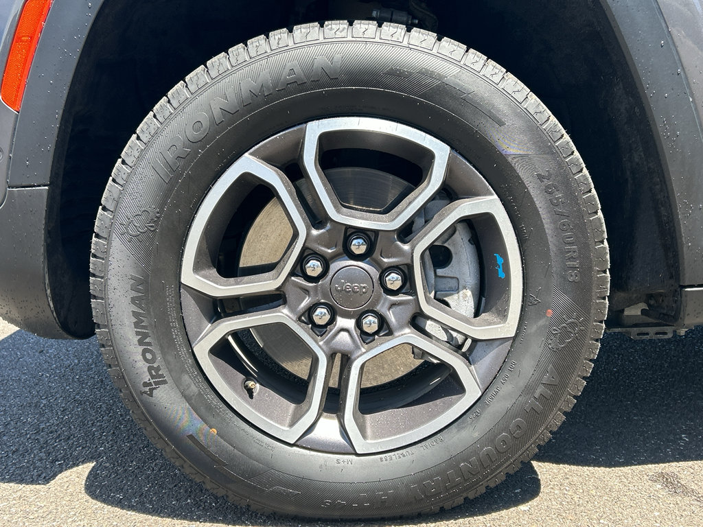 Used 2022 Jeep Grand Cherokee Trailhawk w/ Advanced Protech Group II AWD/4WD image 14