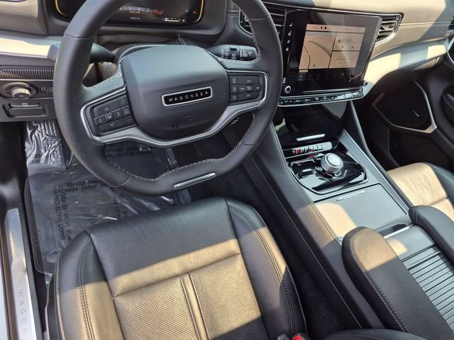 Used 2023 Jeep Wagoneer Series II AWD/4WD image 9