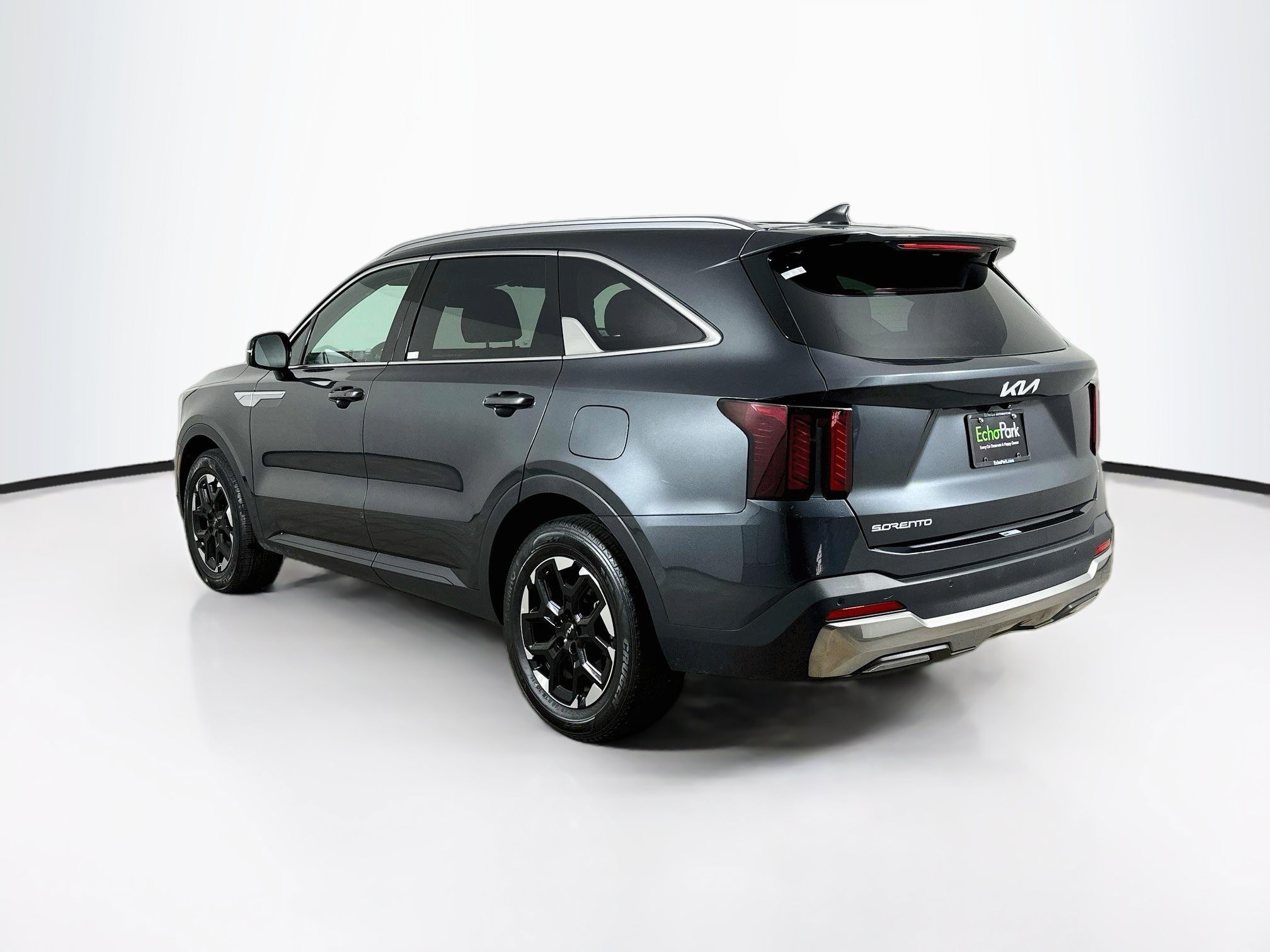 Used 2024 Kia Sorento S FWD image 5