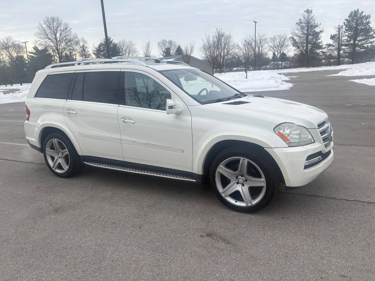 Used 2011 Mercedes-Benz GL 550 4MATIC image 6