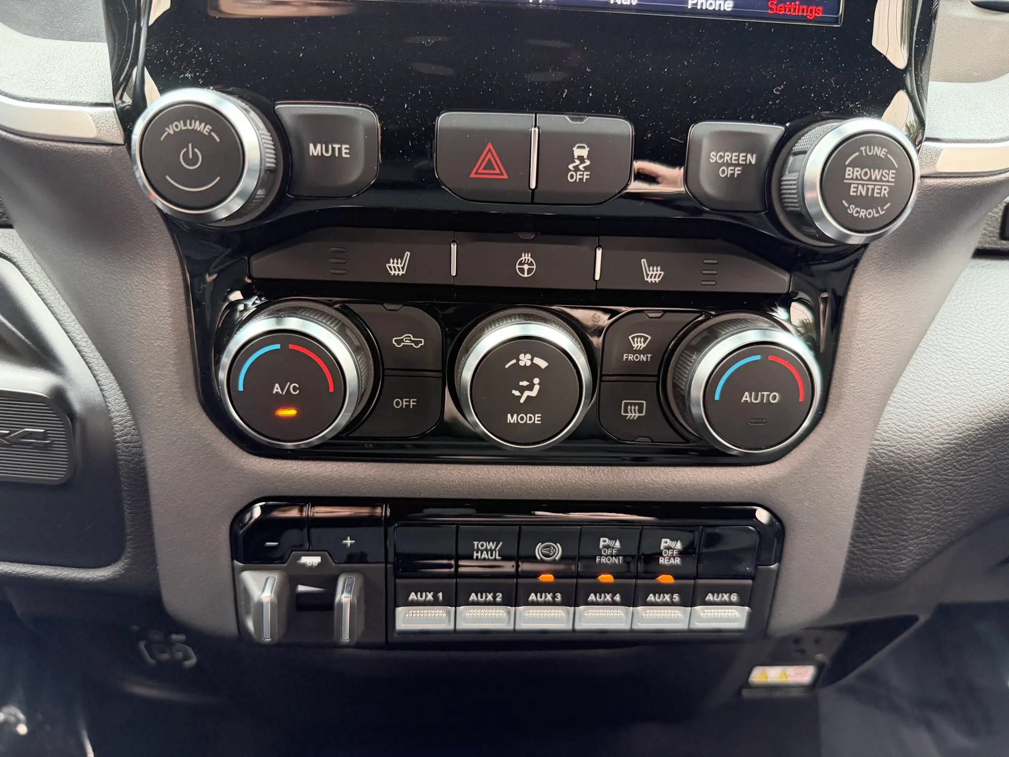 Used 2021 RAM 2500 Big Horn w/ Level 1 Equipment Group AWD/4WD image 23