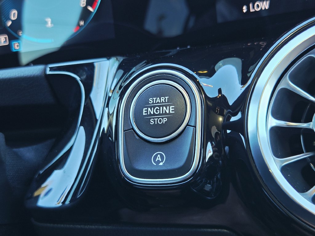 Used 2021 Mercedes-Benz GLA 250 w/ Premium Package image 29
