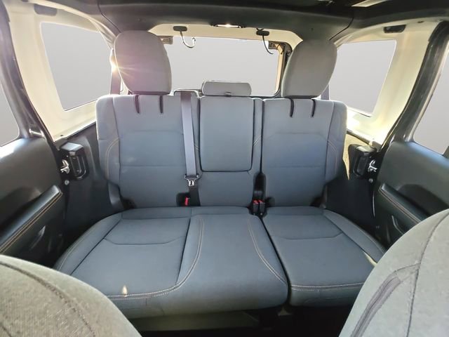 Used 2025 Jeep Wrangler Unlimited Sahara w/ Safety Group image 16