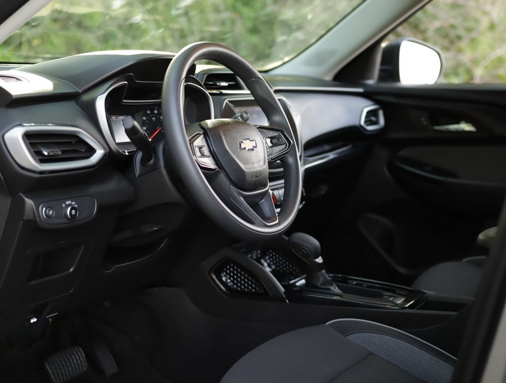 Used 2023 Chevrolet TrailBlazer LS FWD image 9