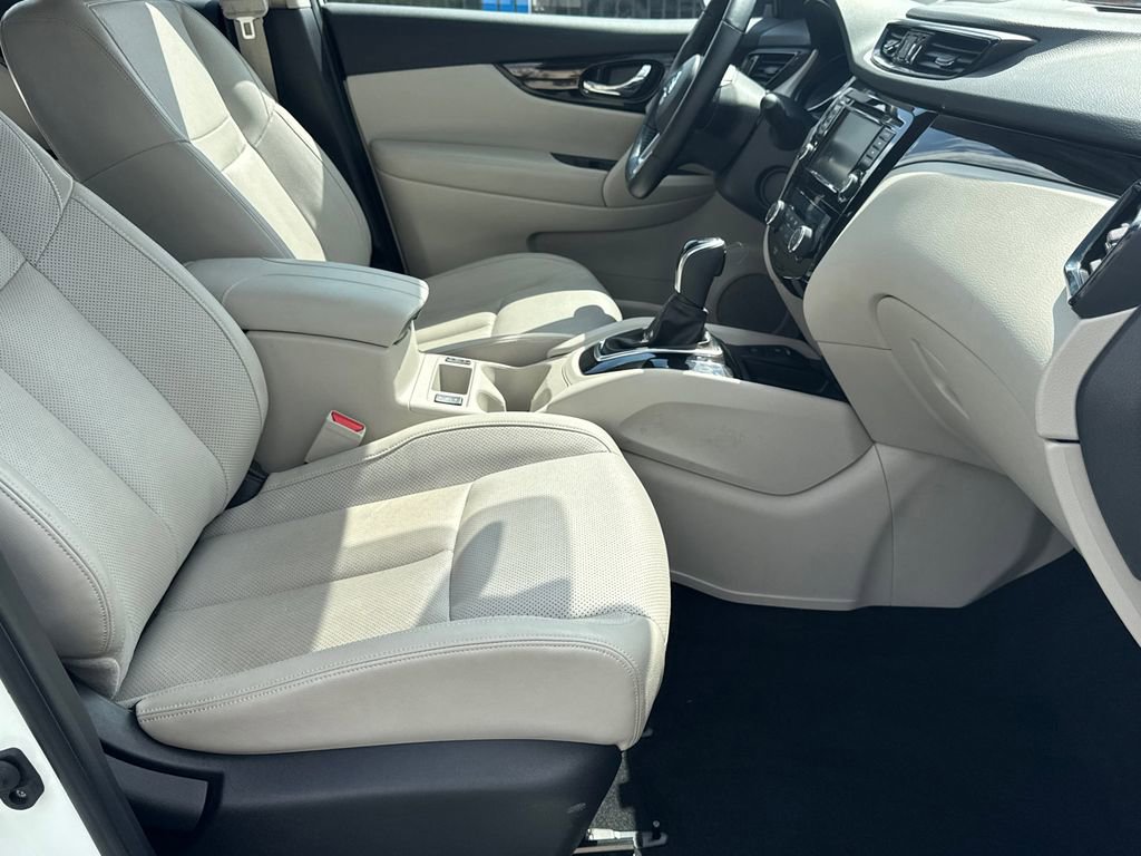 Used 2022 Nissan Rogue Sport SL image 14