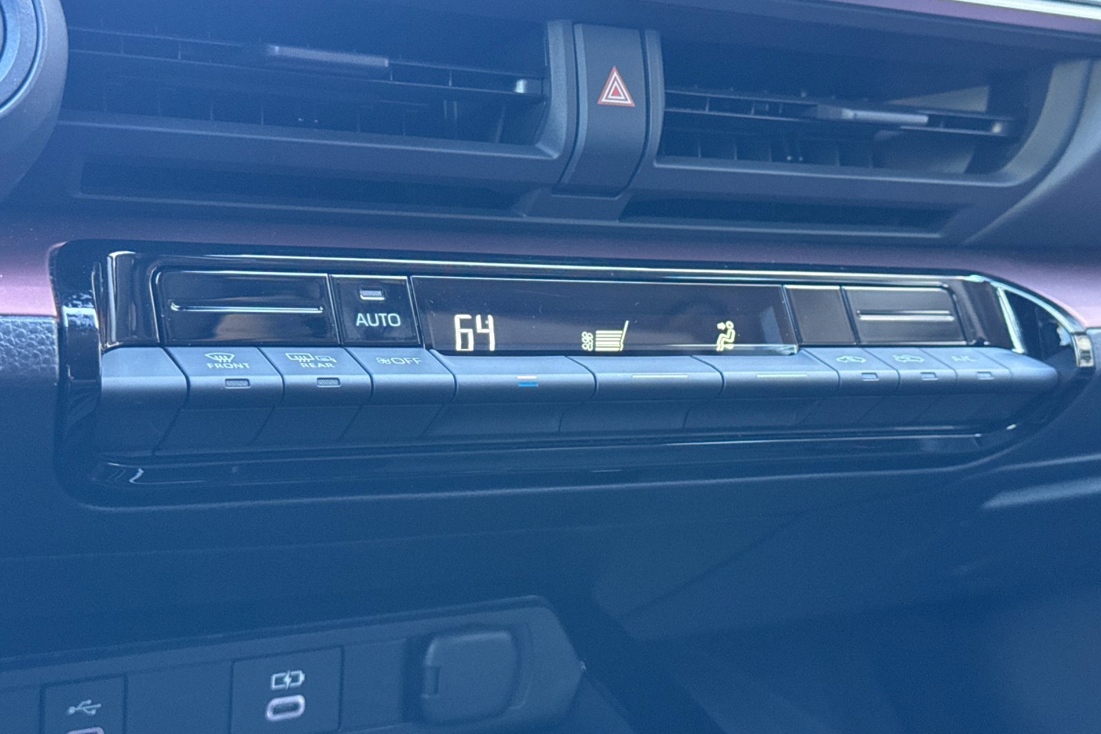 Certified 2025 Toyota Prius SE image 25