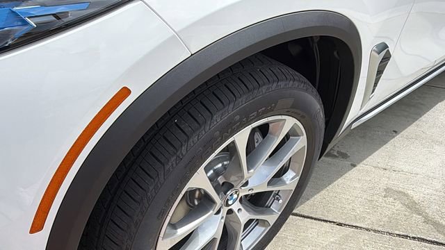 New 2026 BMW X5 sDrive40i w/ Premium Package image 7
