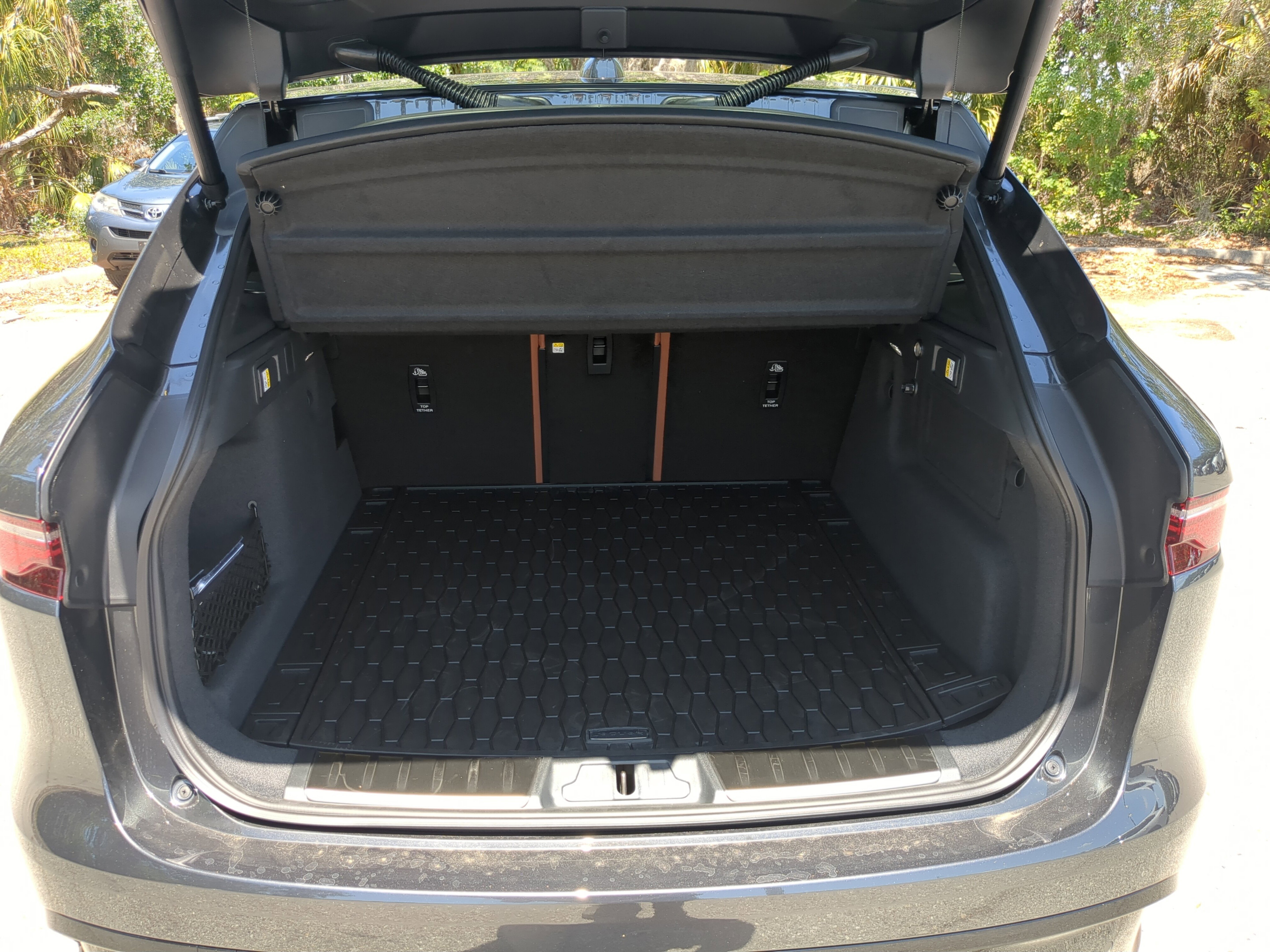 New 2026 Jaguar F-PACE R-Dynamic S image 11