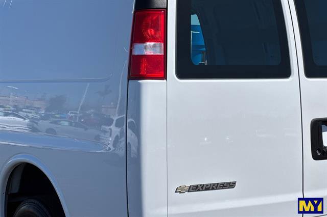 Used 2024 Chevrolet Express 2500 w/ Driver Convenience Package image 30